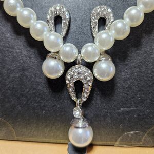 Monet Faux Pearl and Crystal Necklace Choker Earring Set NIB